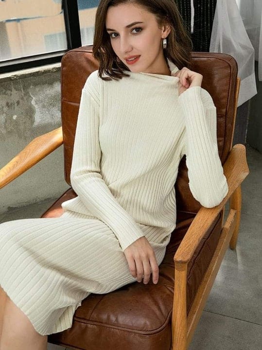 Well Tailored Dress with a Graceful Silhouette