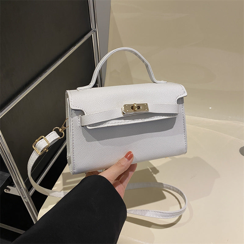 Classic Vintage Bag with a Flattering Fit