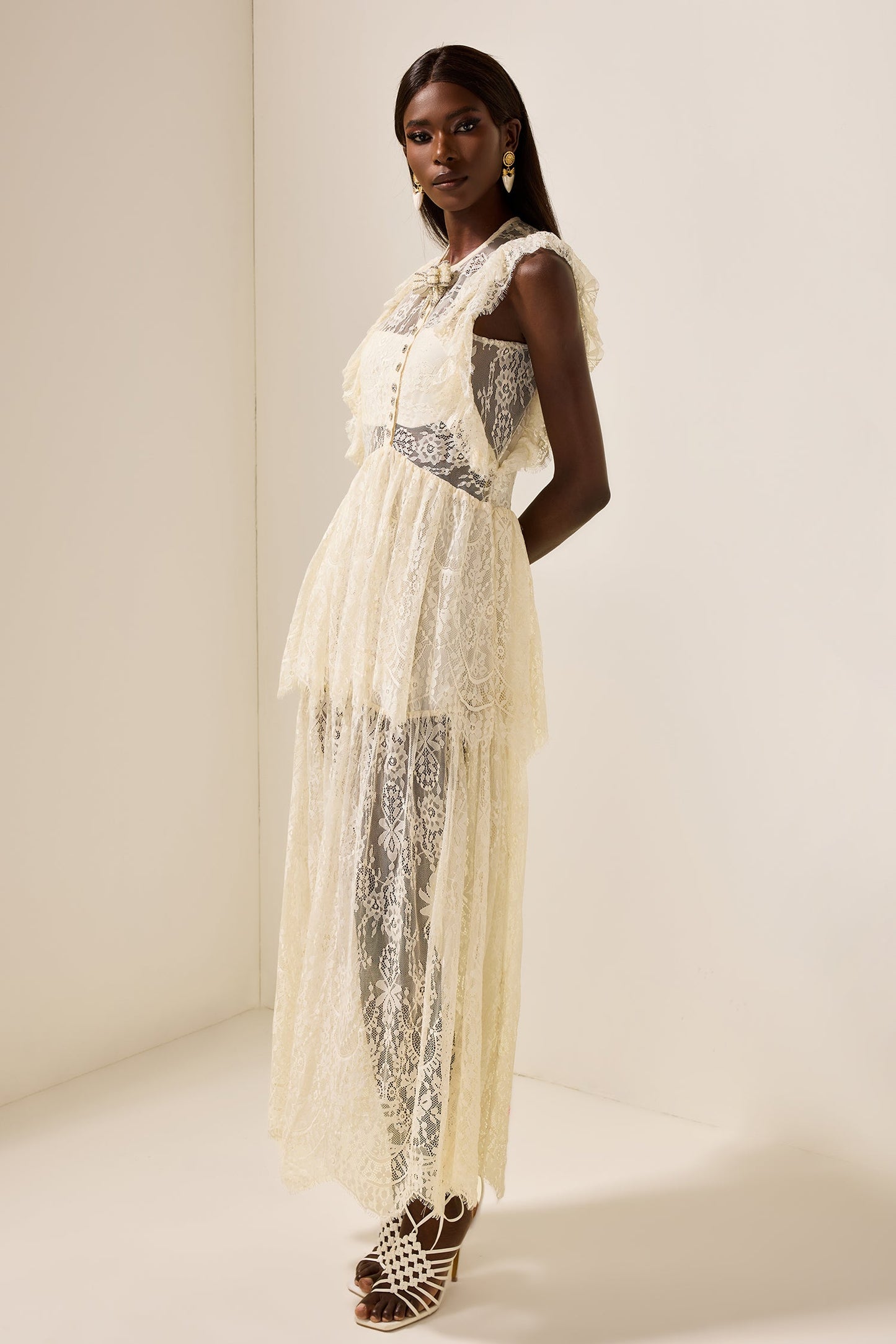 Well Tailored Dress with a Graceful Silhouette
