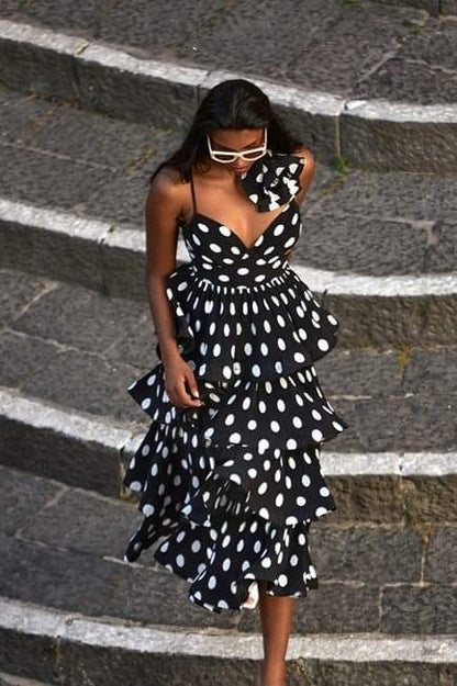 Effortlessly Elegant Dress with a Timeless Design