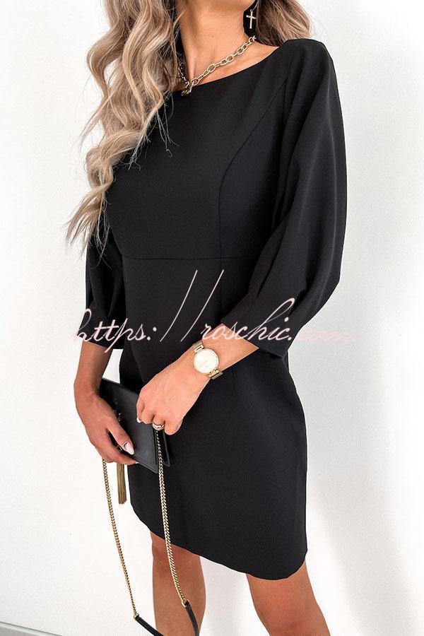 Effortlessly Elegant Dress with a Timeless Design