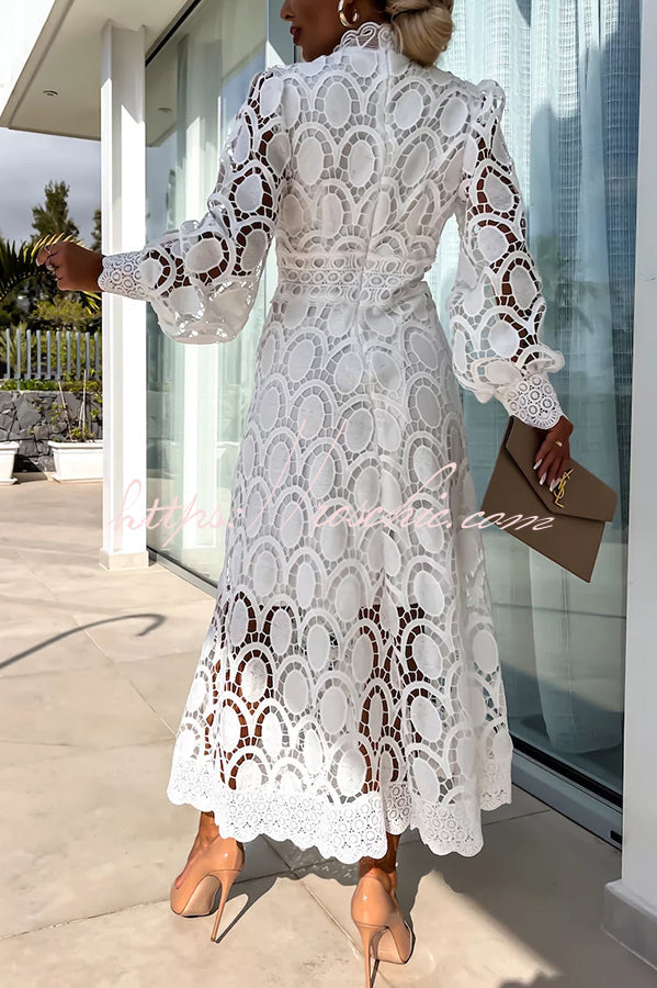 Classic Vintage Dress with a Flattering Fit