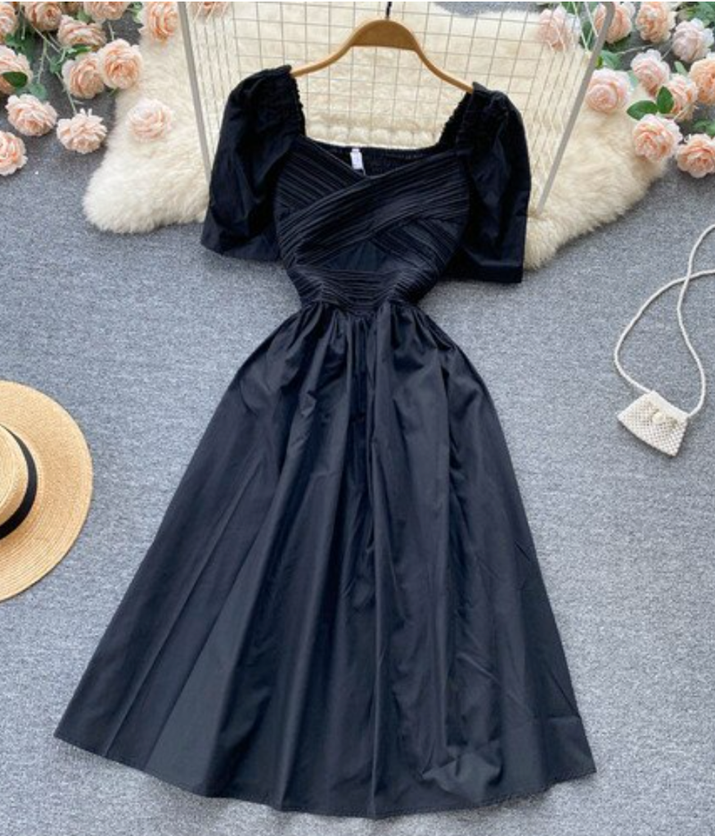 Gracefully Styled Dress for Any Occasion