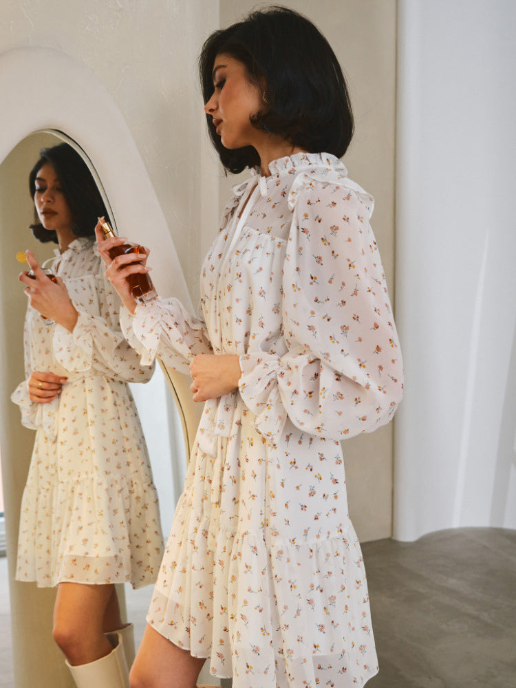 Well Tailored Dress with a Graceful Silhouette