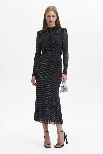 Gracefully Styled Dress for Any Occasion