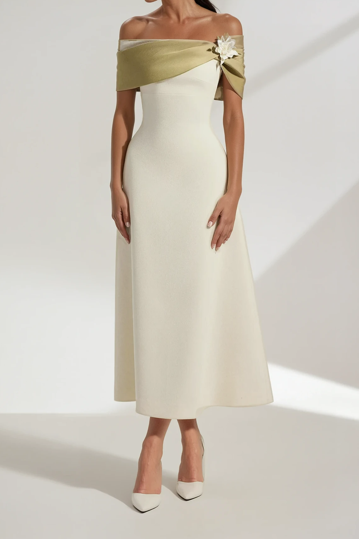 Beautifully Crafted Dress in a Classic Style