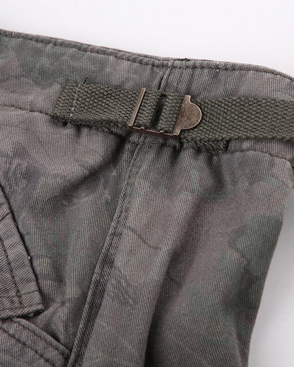 Effortlessly Elegant Pants with a Timeless Design