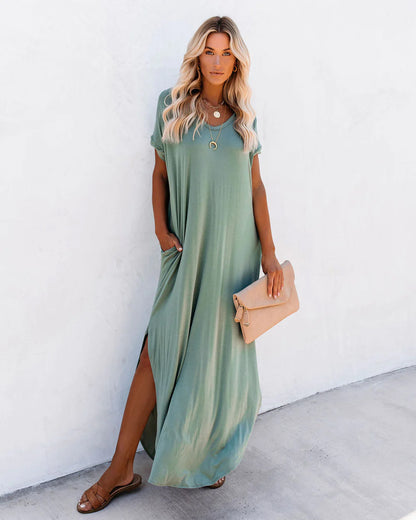 Effortlessly Elegant Dress with a Timeless Design