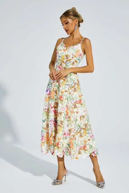 Beautifully Finished Dress in a Timeless Design