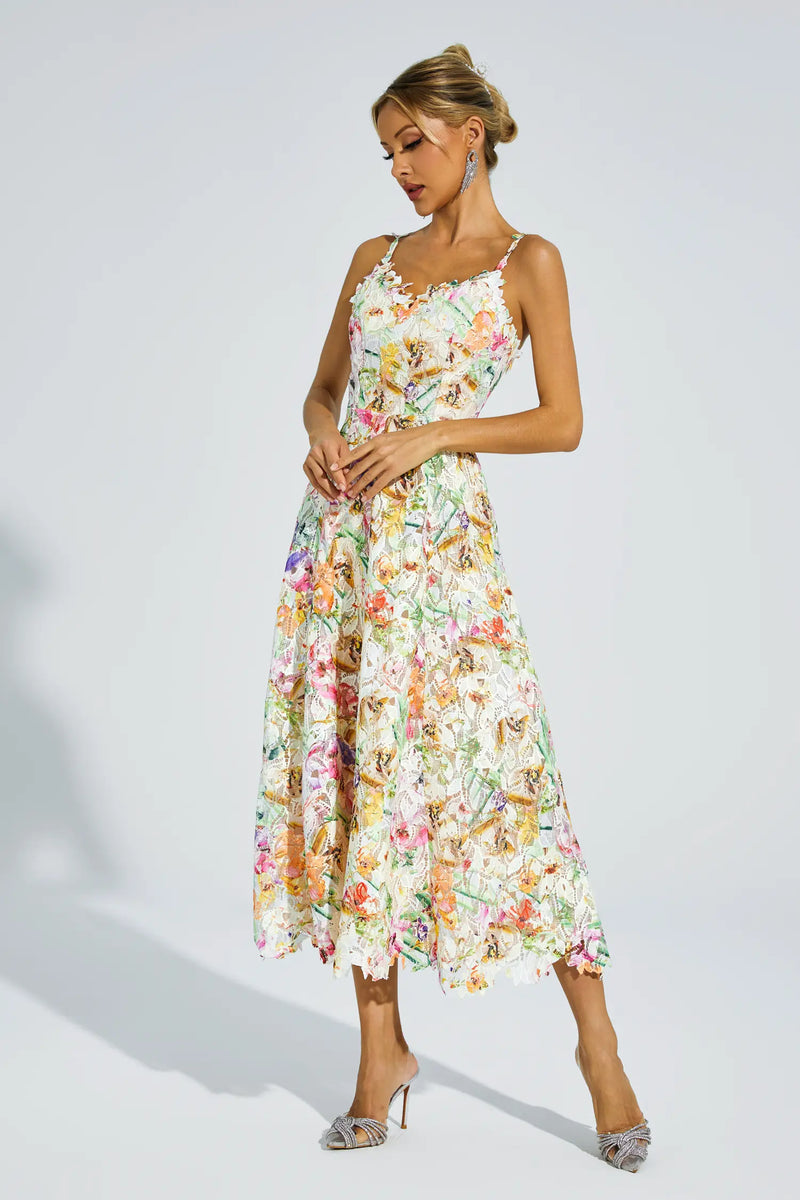 Beautifully Finished Dress in a Timeless Design