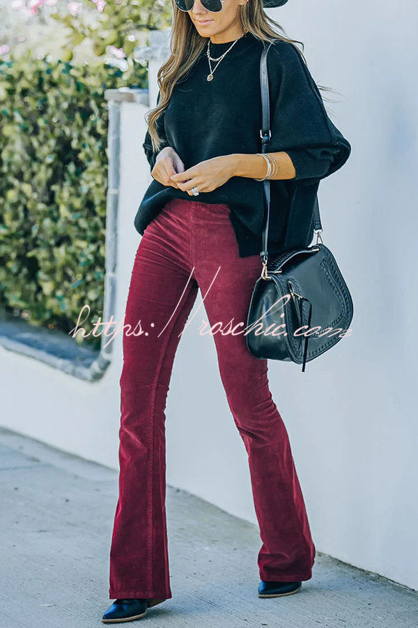 Effortlessly Elegant Pants with a Timeless Design