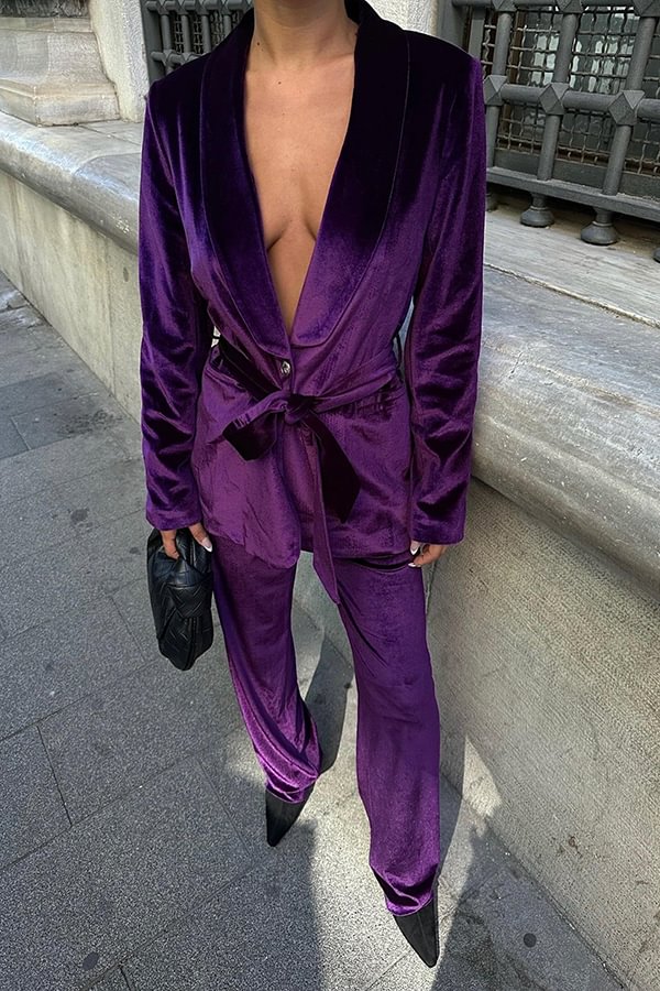 Classic Vintage Pants with a Flattering Fit
