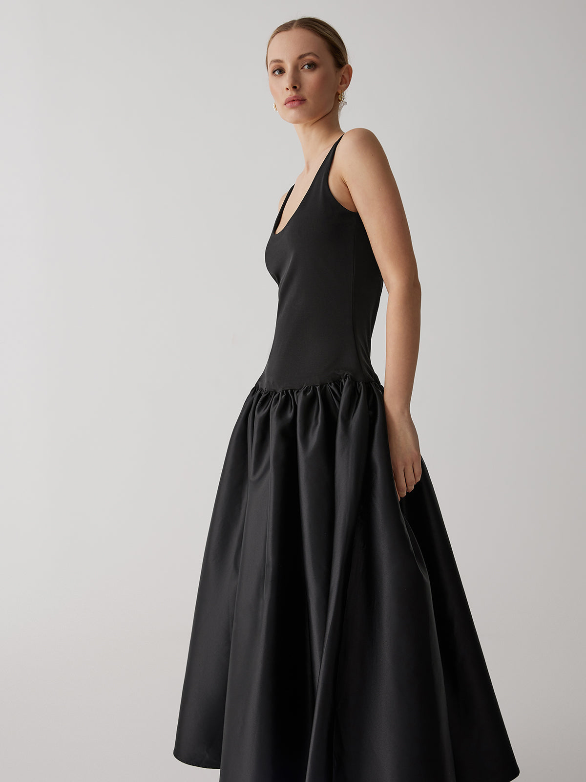 Sophisticated Dress with a Clean Classic Look