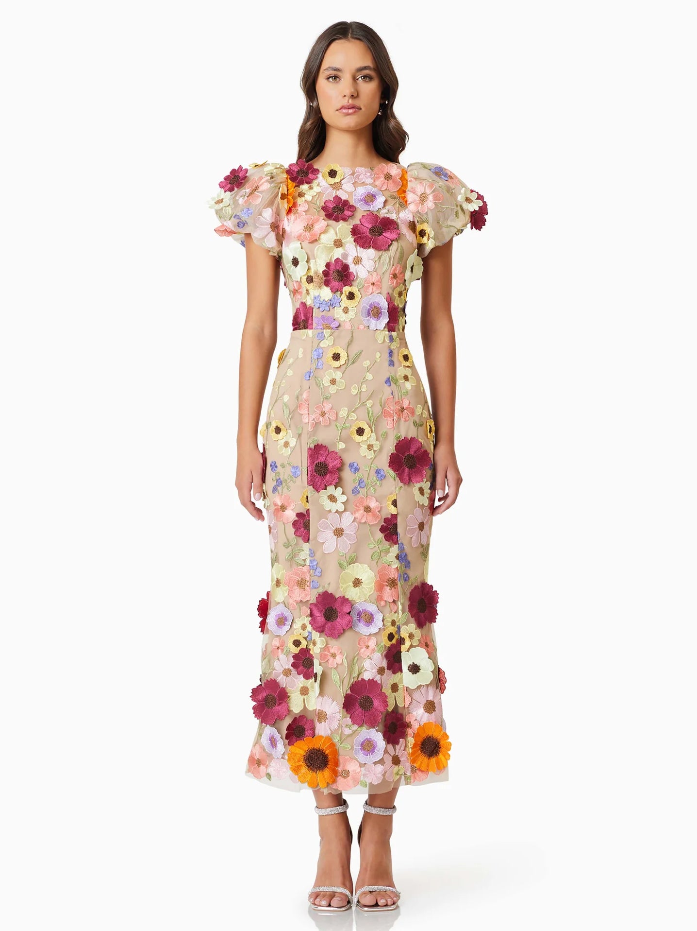 Well Tailored Dress with a Graceful Silhouette