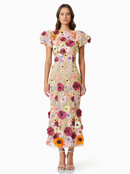 Well Tailored Dress with a Graceful Silhouette