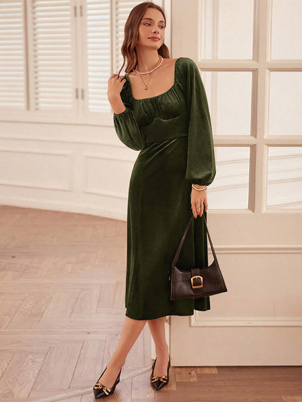 Beautifully Crafted Dress in a Classic Style