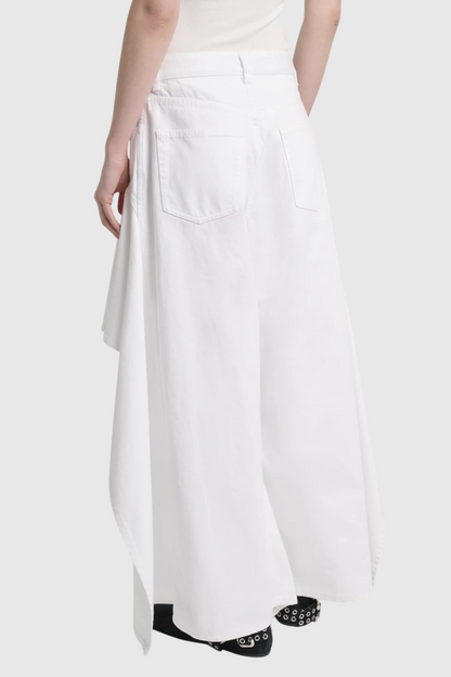 Effortlessly Elegant Garment with a Timeless Design
