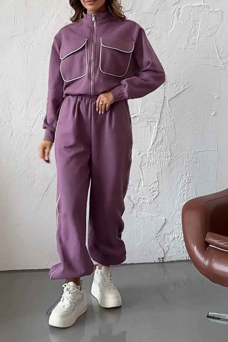 Effortlessly Elegant Pants with a Timeless Design