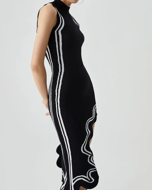 Gracefully Styled Dress for Any Occasion