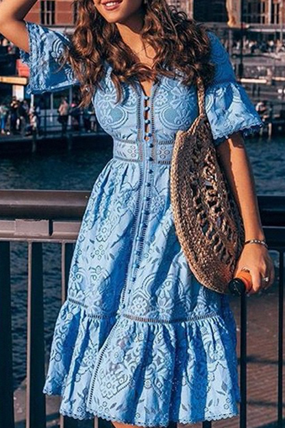 Well Tailored Dress with a Graceful Silhouette