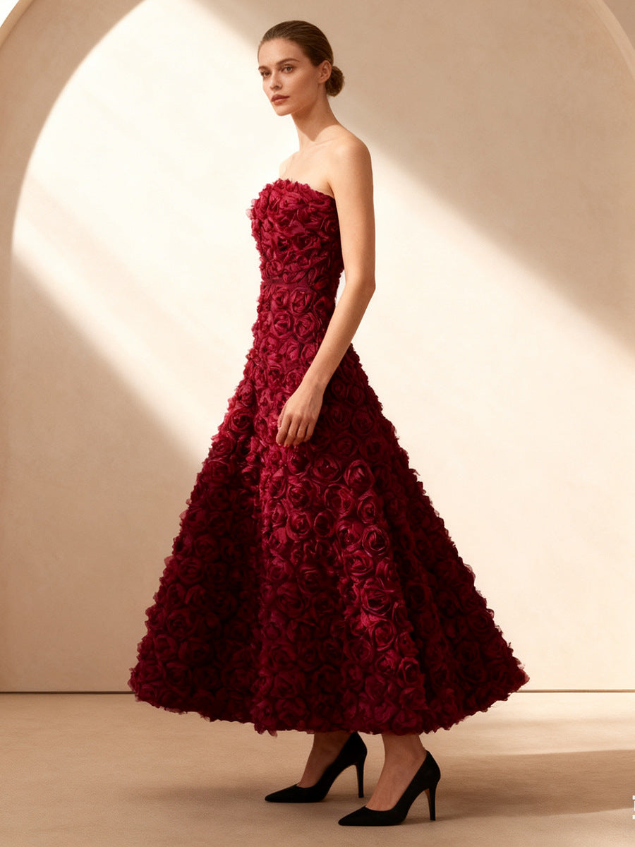 Beautifully Finished Dress in a Timeless Design