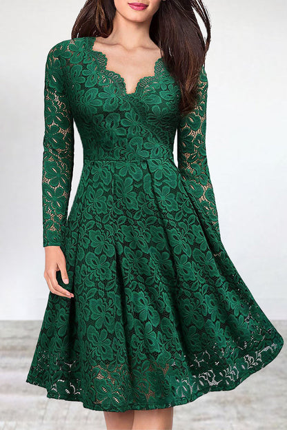 Beautifully Finished Dress in a Timeless Design