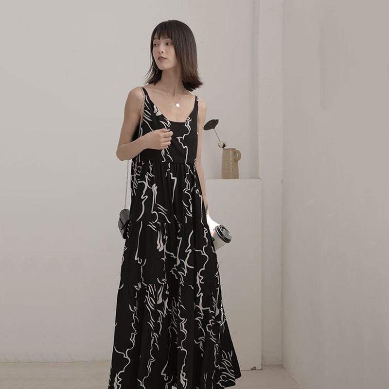 Effortlessly Elegant Dress with a Timeless Design