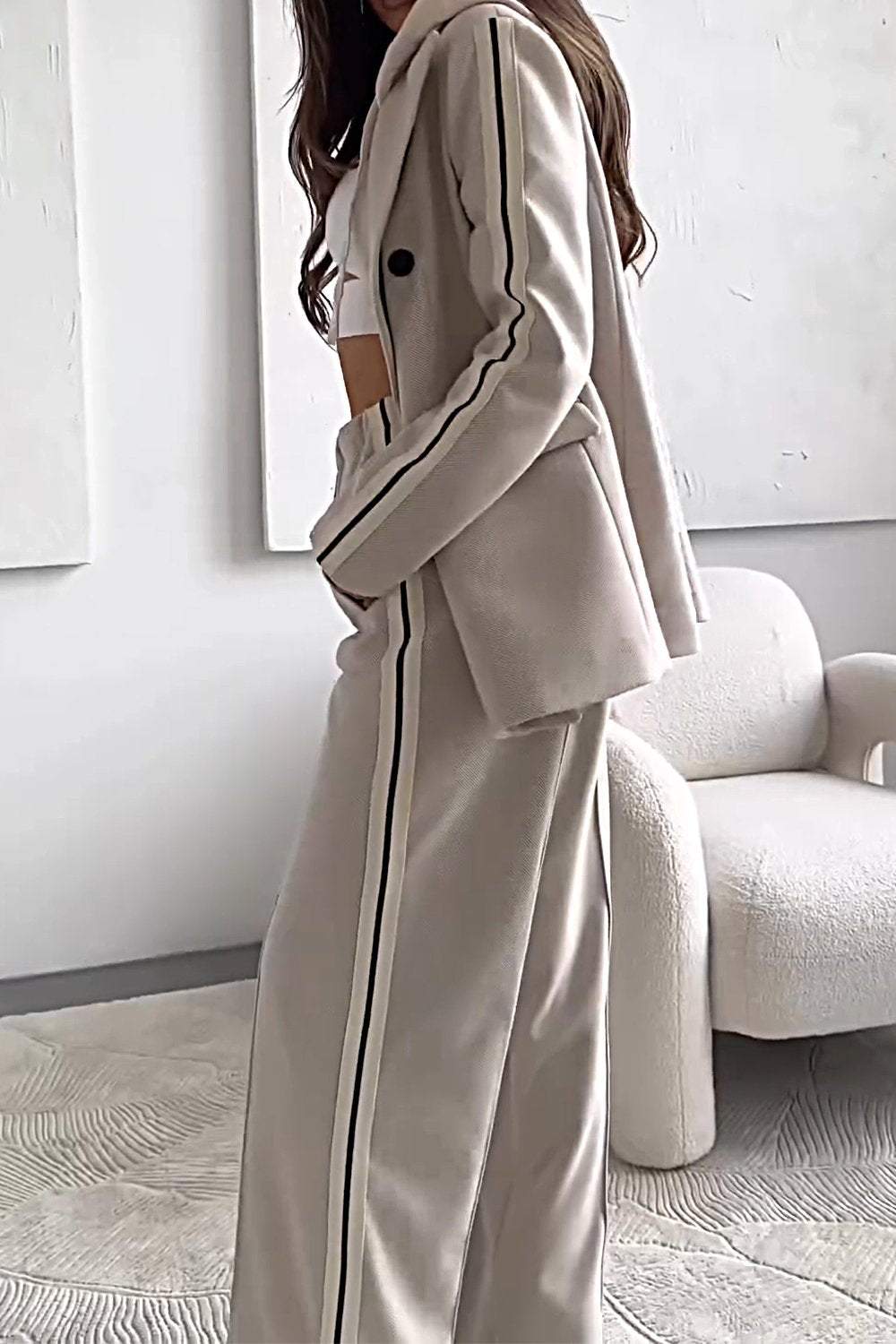 Gracefully Styled Pants for Any Occasion