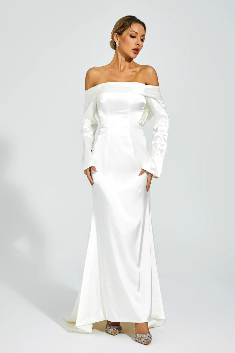 Beautifully Finished Dress in a Timeless Design