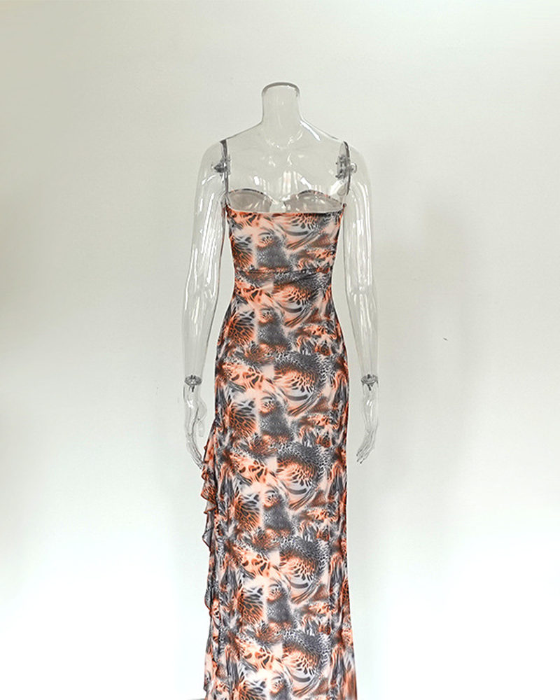 Gracefully Styled Dress for Any Occasion