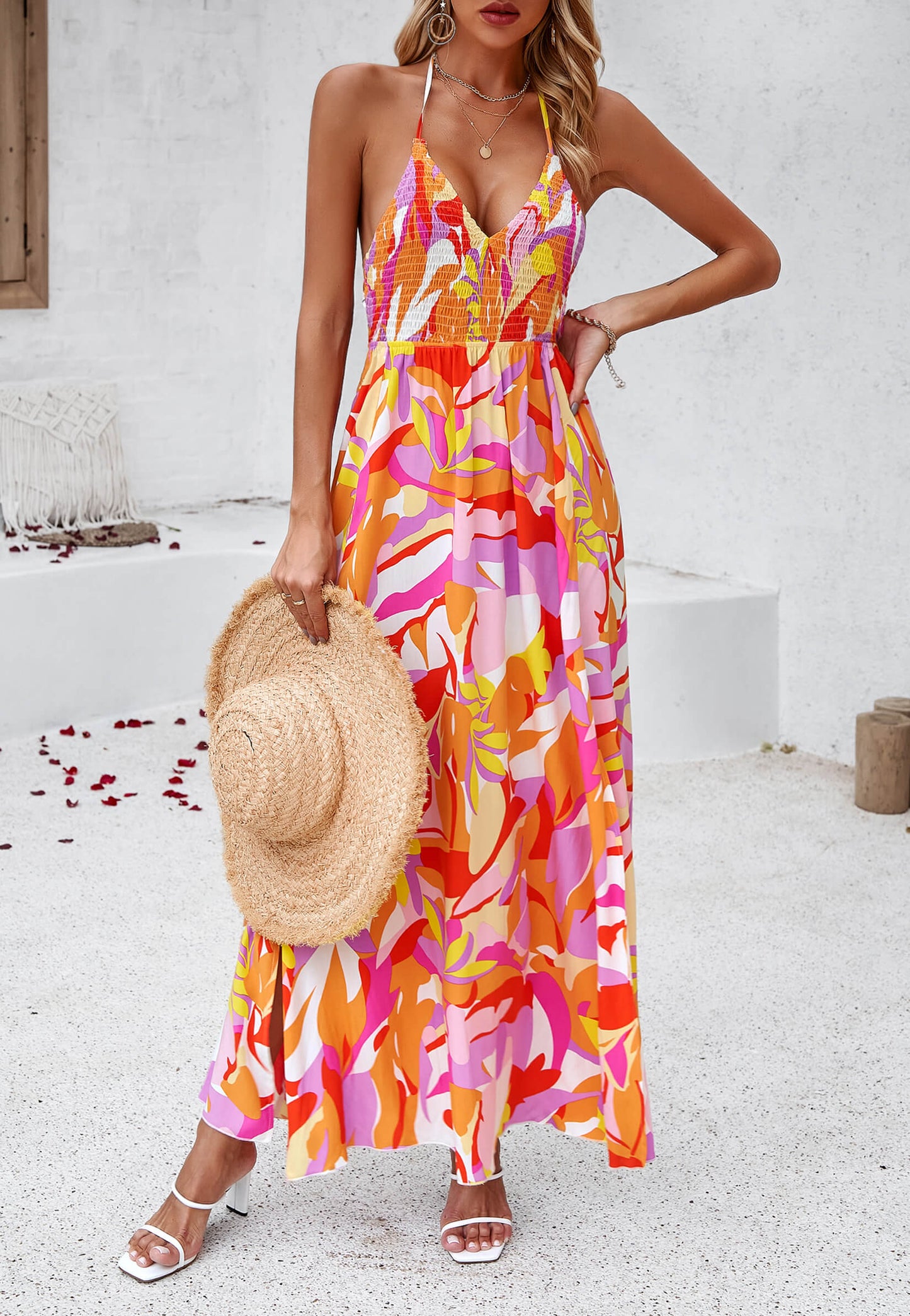 Beautifully Finished Dress in a Timeless Design