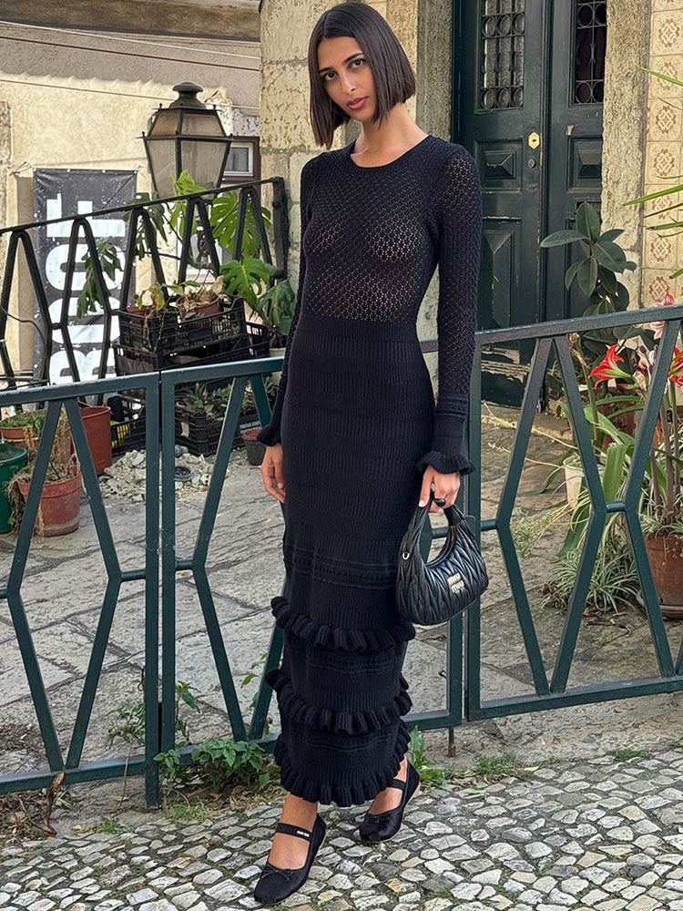 Beautifully Finished Dress in a Timeless Design