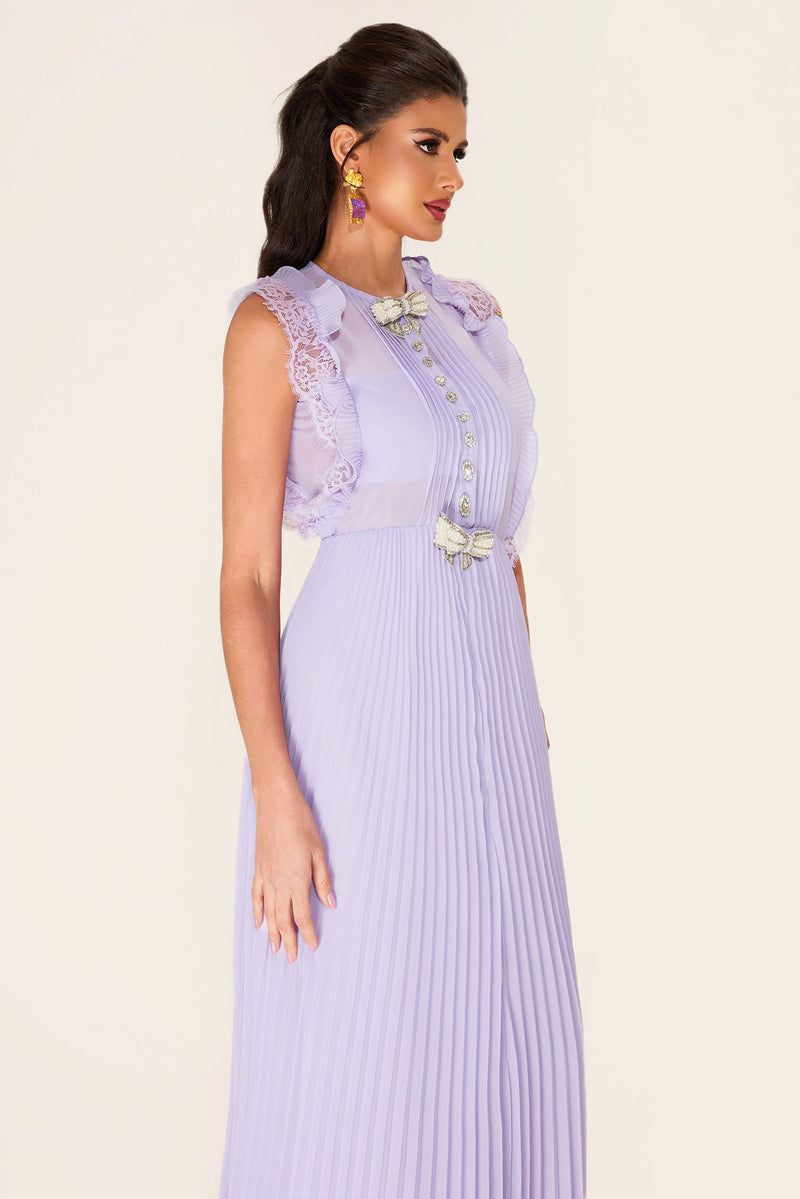 Gracefully Styled Dress for Any Occasion