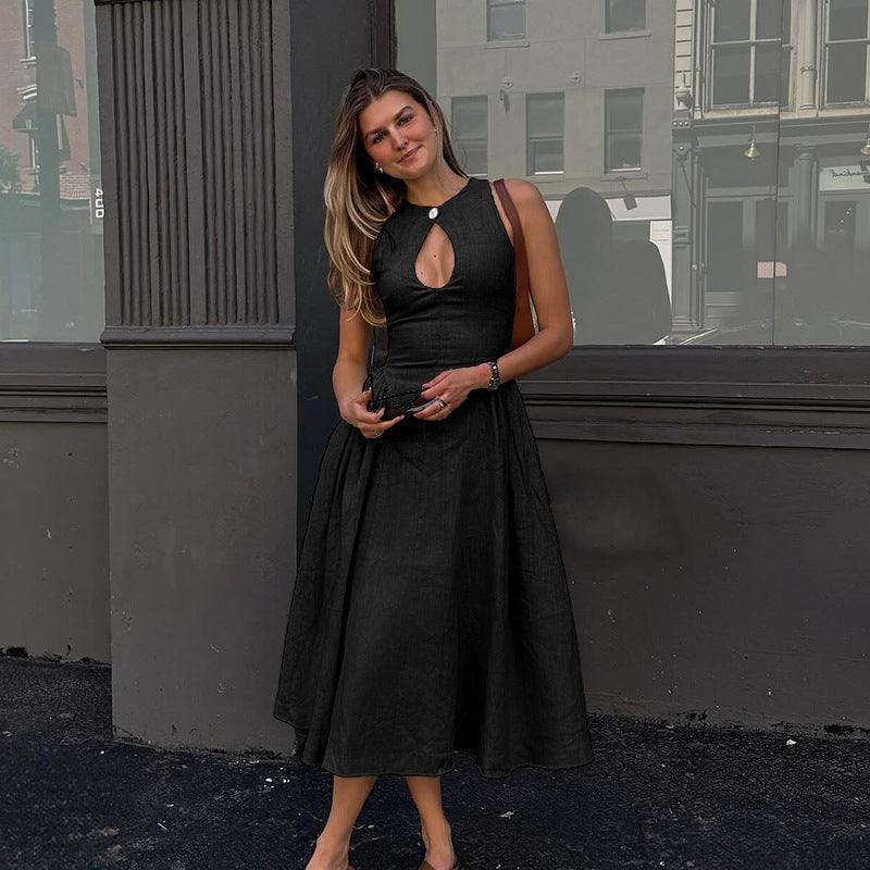 Beautifully Finished Dress in a Timeless Design