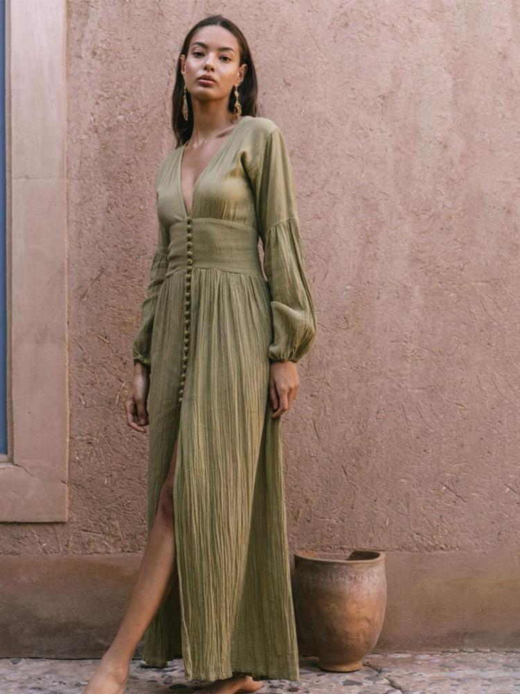 Beautifully Crafted Dress in a Classic Style
