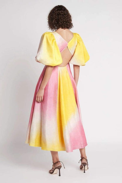 Well Tailored Dress with a Graceful Silhouette