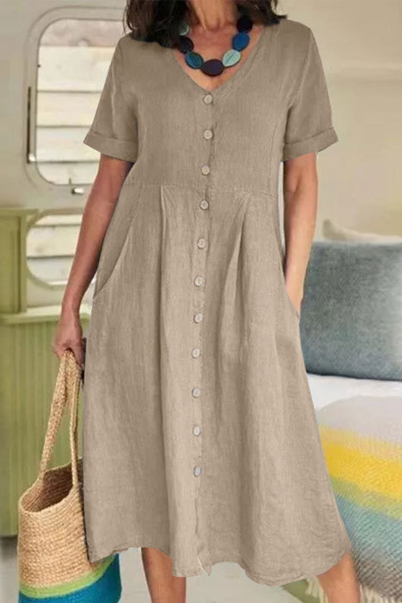 Effortlessly Elegant Dress with a Timeless Design