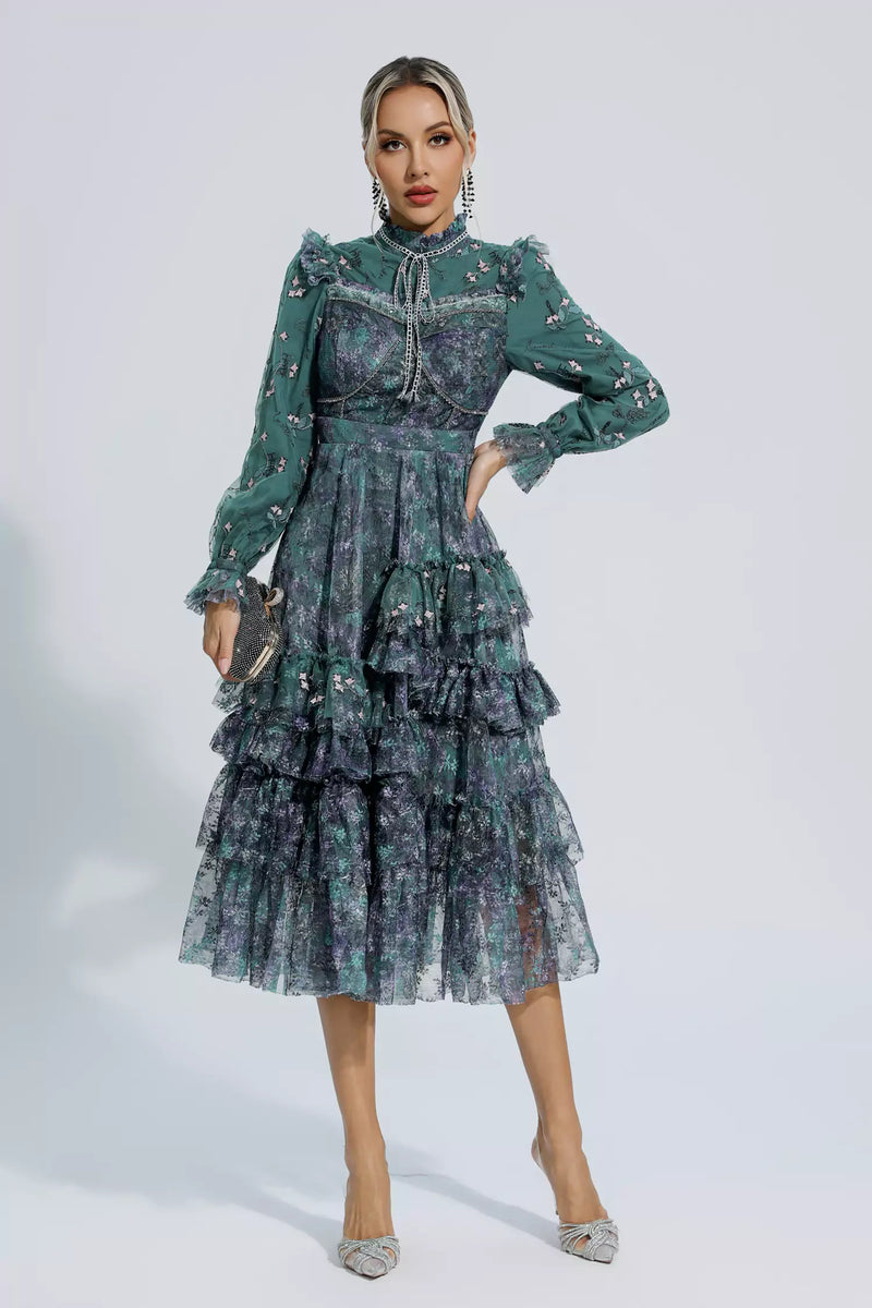 Beautifully Finished Dress in a Timeless Design