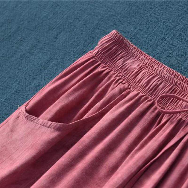 Effortlessly Elegant Pants with a Timeless Design