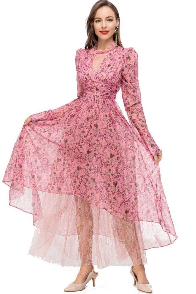 Beautifully Finished Dress in a Timeless Design