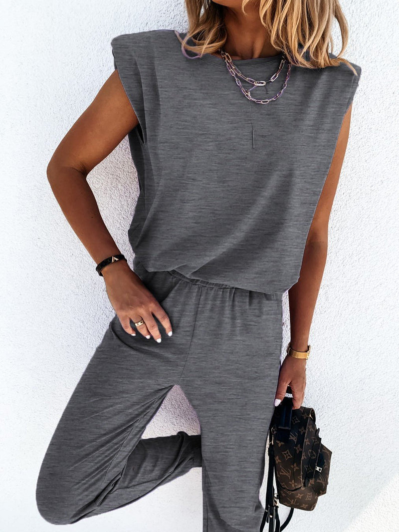 Well Tailored Pants with a Graceful Silhouette