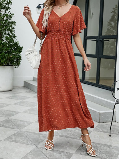 Effortlessly Elegant Dress with a Timeless Design