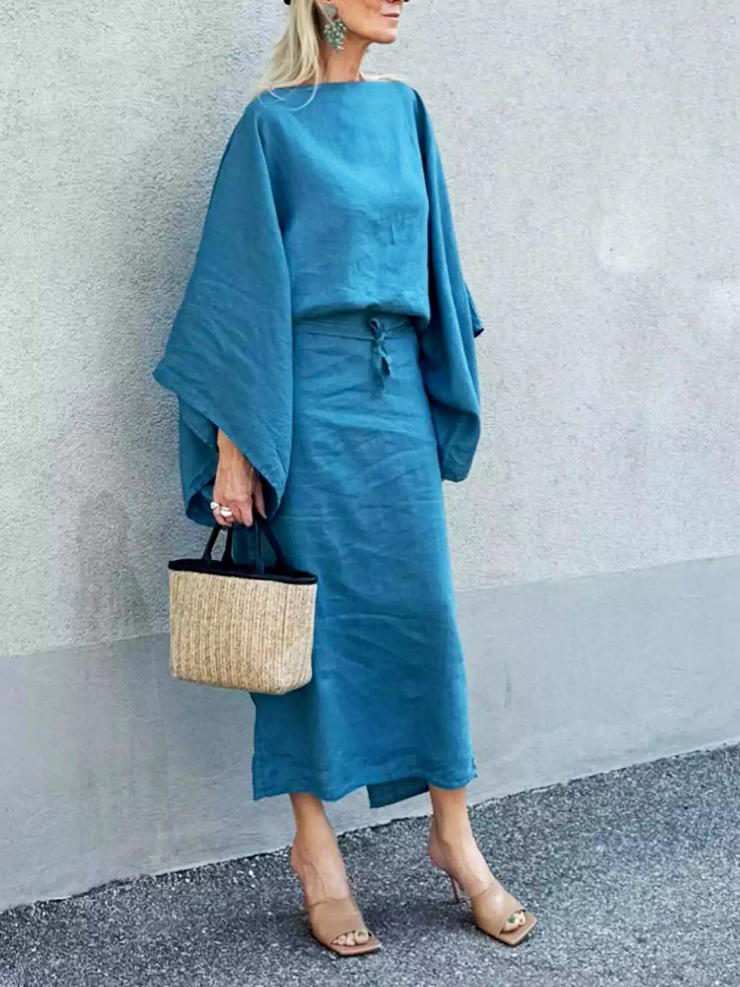 Effortlessly Elegant Dress with a Timeless Design