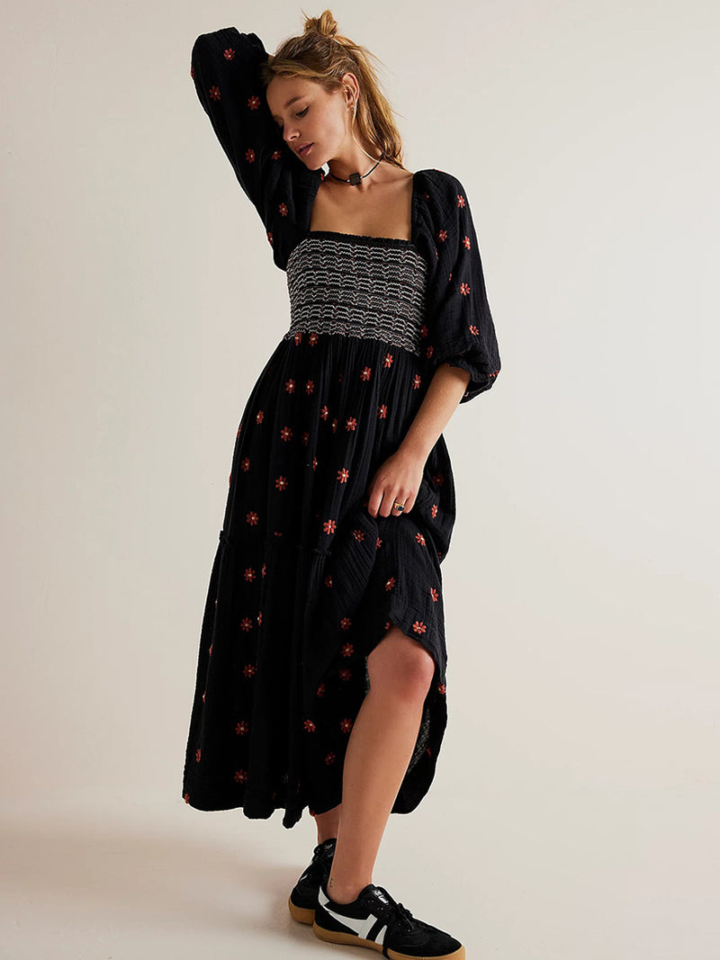Classic Vintage Dress with a Flattering Fit