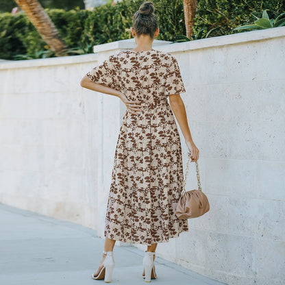 Beautifully Finished Dress in a Timeless Design