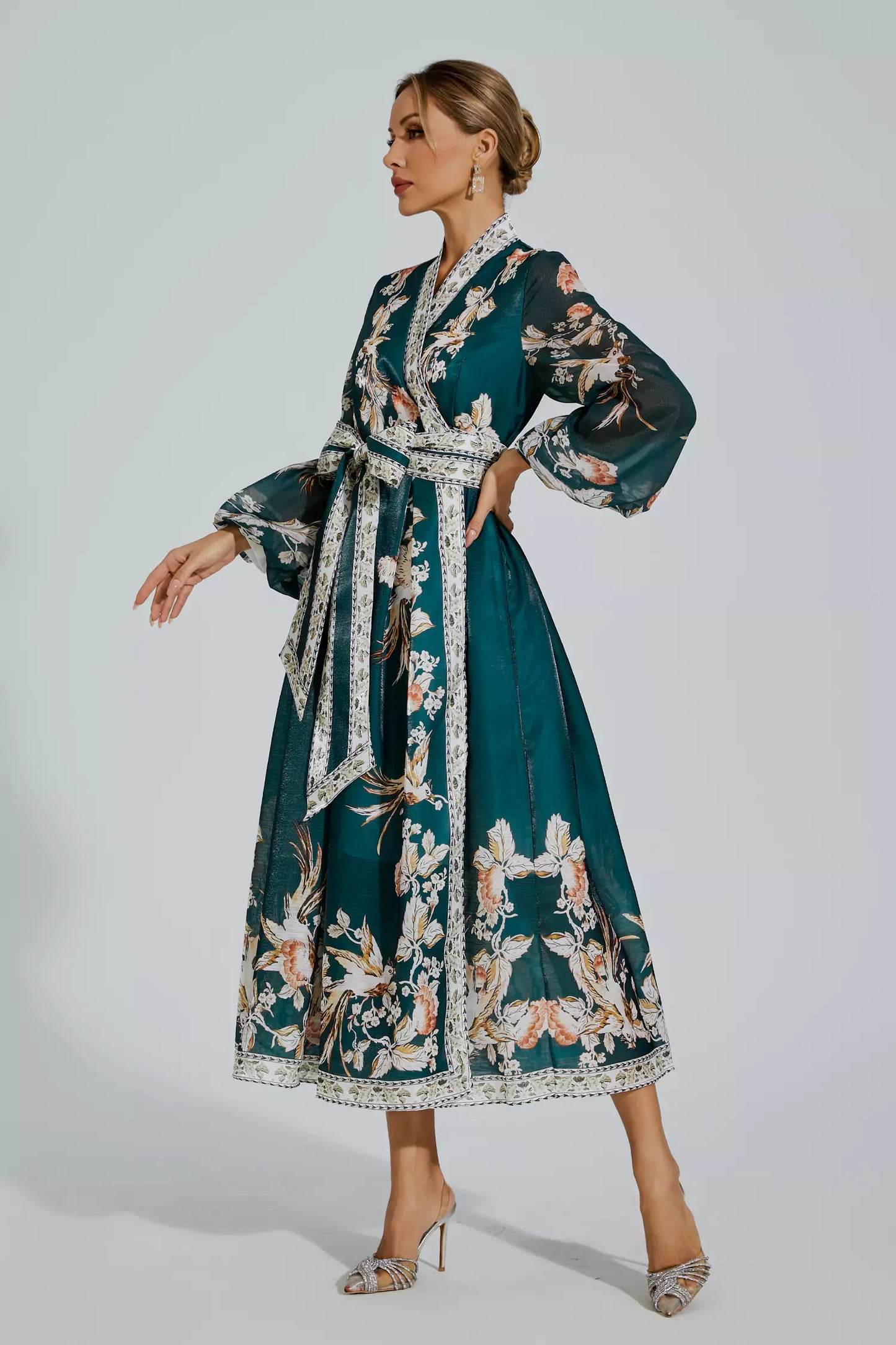 Beautifully Finished Dress in a Timeless Design