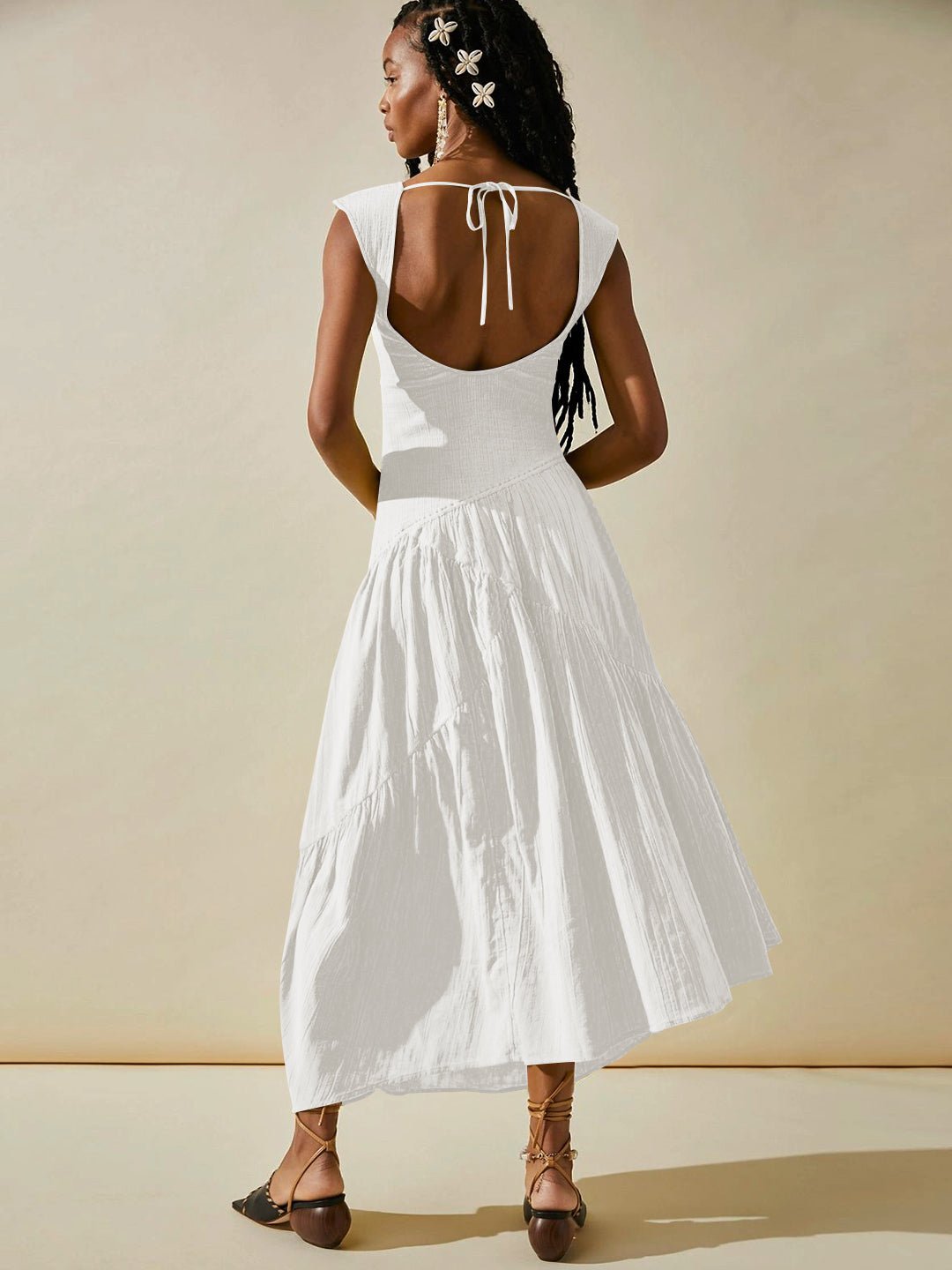 Beautifully Finished Dress in a Timeless Design