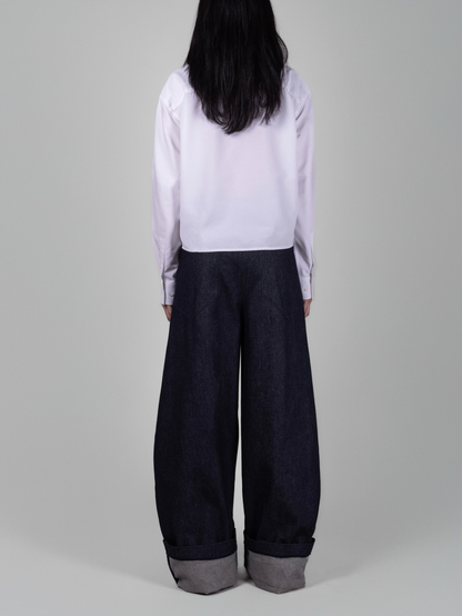 Well Tailored Garment with a Graceful Silhouette