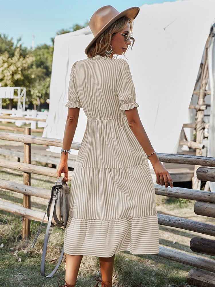 Beautifully Finished Dress in a Timeless Design