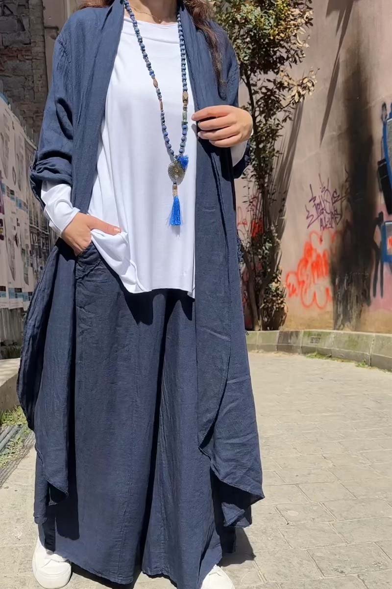 Classic Vintage Cardigan with a Flattering Fit